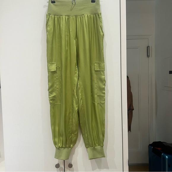 Cinq a Sept satin jogger cargo pants, size small - Picture 5 of 9